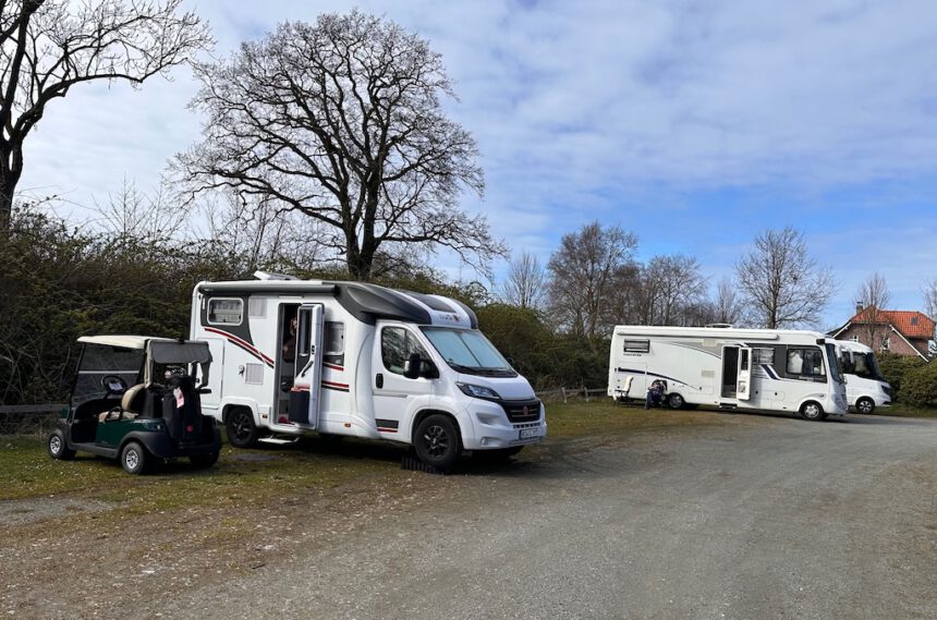 Golfanlage Schloss Lütetsburg – Golf & Wohnmobil an der Nordsee